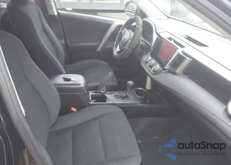 2016 Toyota Rav4 Le z USA, uszkodzony, nr VIN 2T3ZFREV3GW247808